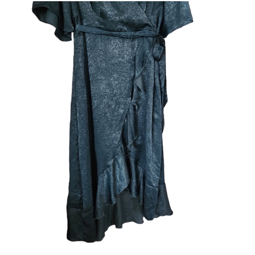 Lulu’s wrapped up in love dress - Picture 3 of 6